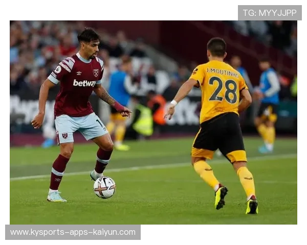 西汉姆后防线协防成功化解对手多次射门威胁